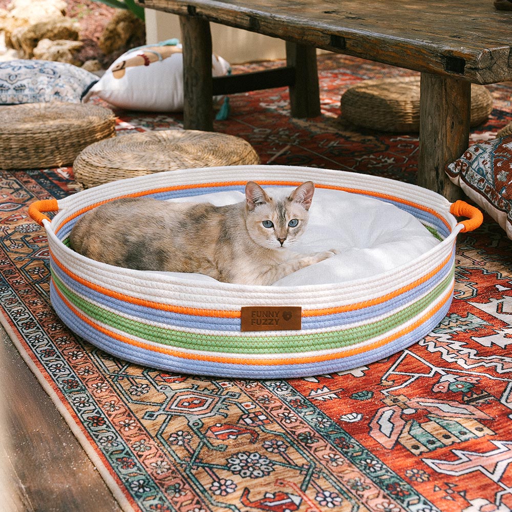 Cama para mascotas calmante de rayas a mano - nido atemporal