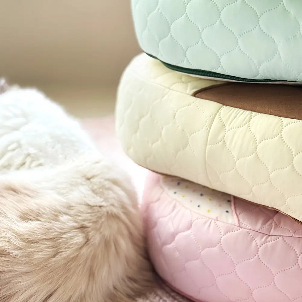 Cooling Ice Silk Heat Absorbing Dog Calming Bed Pet Bed - Ice Cream
