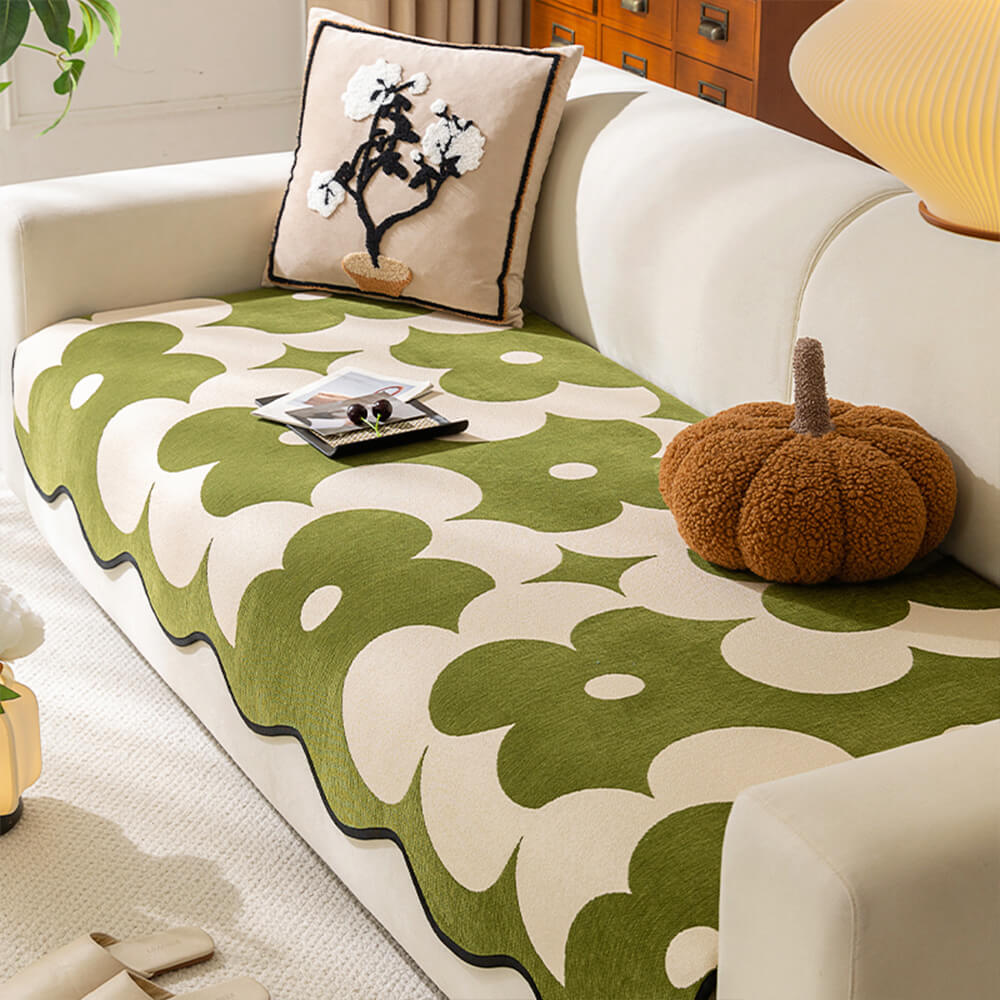 Elegante cubierta de sofá de chenilla floral con borde ondulado