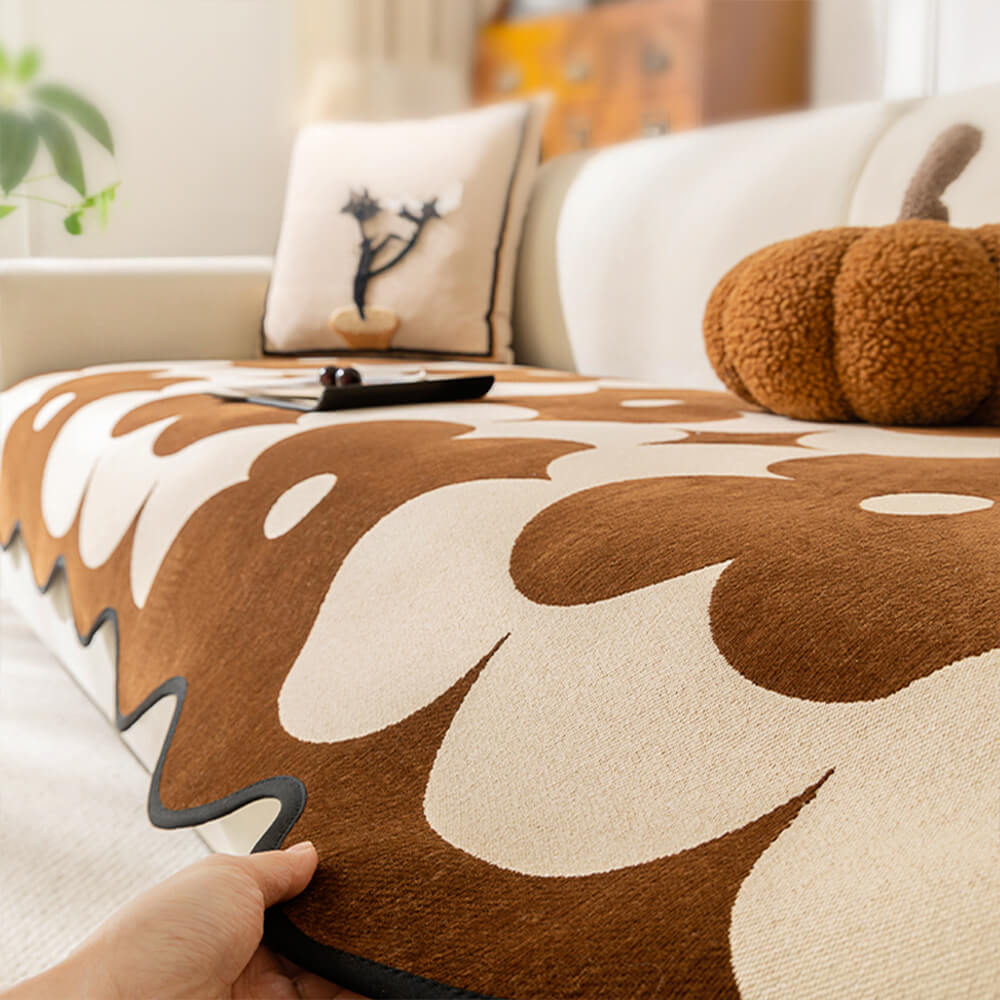 Elegante cubierta de sofá de chenilla floral con borde ondulado