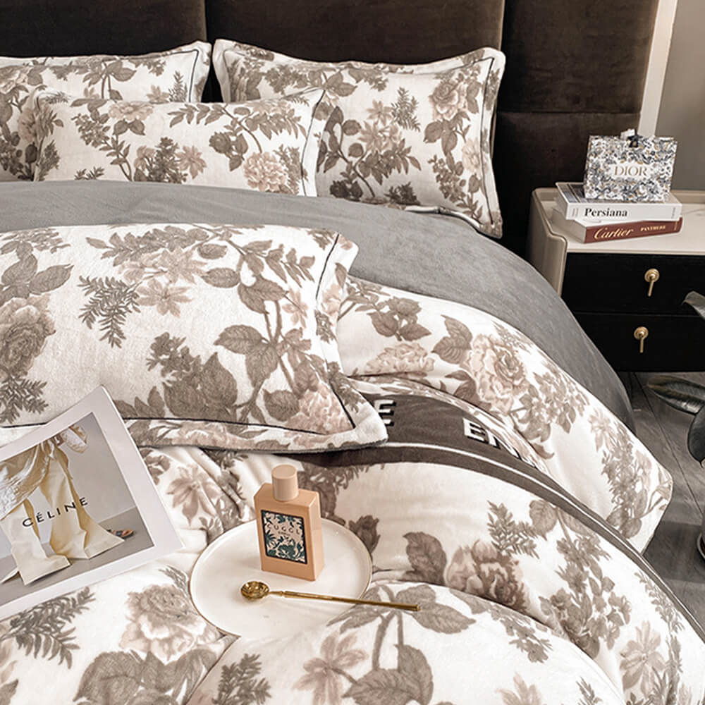 Elegant European Style Milk Velvet Anti-Static Warmth Bed Sheet Set