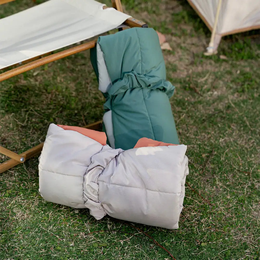 Portable Foldable Double-Sided Water-Repellent Dog Mat for Outdoor Travel & Camping