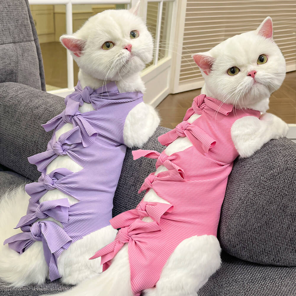 Vestido de gato con lazo en la espalda: elegante y adorable atuendo para mascotas