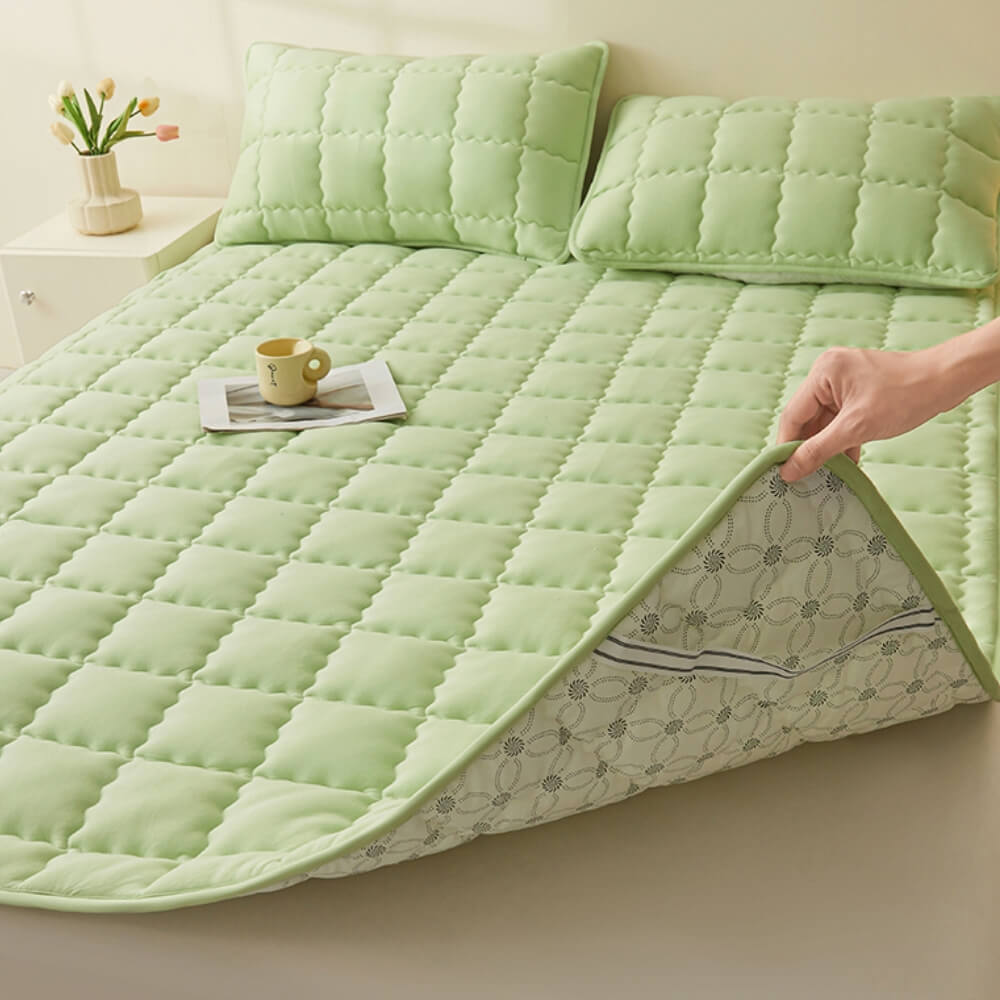 All-Seasons Breathable Quilted Non-Slip Mattress Topper