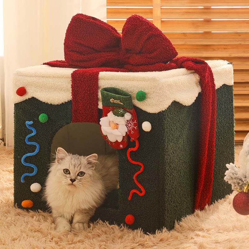 Christmas Enclosed Pet Cave Detachable Cat House