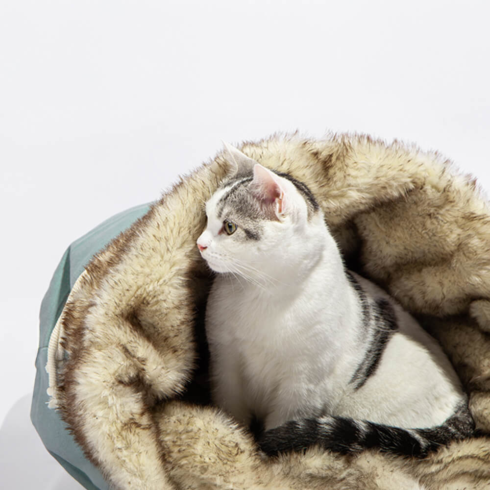 Luxury Warm Cozy Reversible Faux Fur Washable Cat Bed