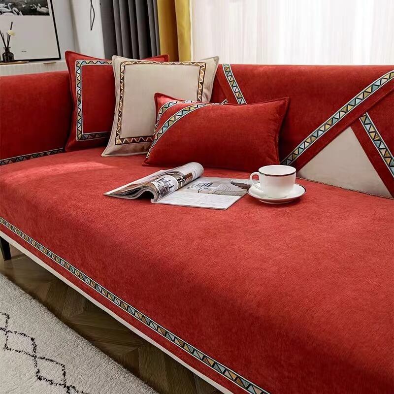 Capa de sofá confortável antiderrapante de chenille de cor sólida com decoração geométrica