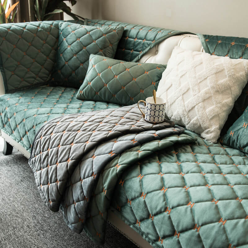 Capa de sofá acolchoada luxuosa e antiderrapante de veludo