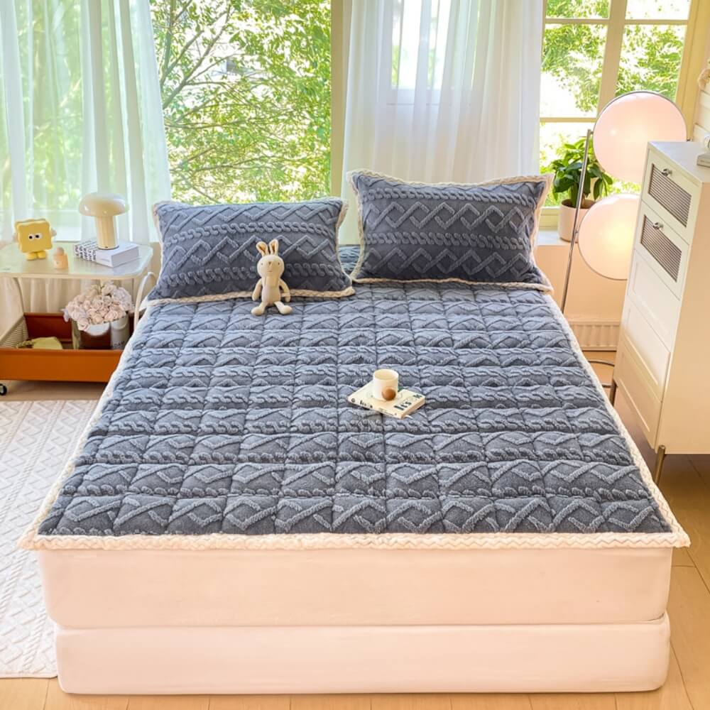 Twisted Jacquard Plush Thick Comfortable Non-Slip Mattress Topper