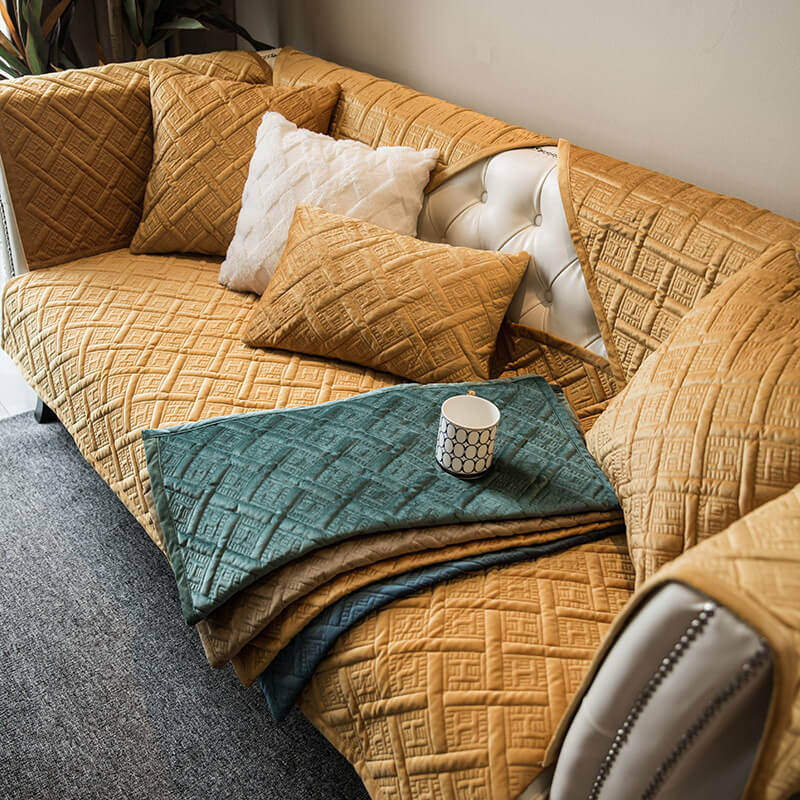 Kratzfester Vintage-Couchbezug aus dunklem, gestepptem Samt