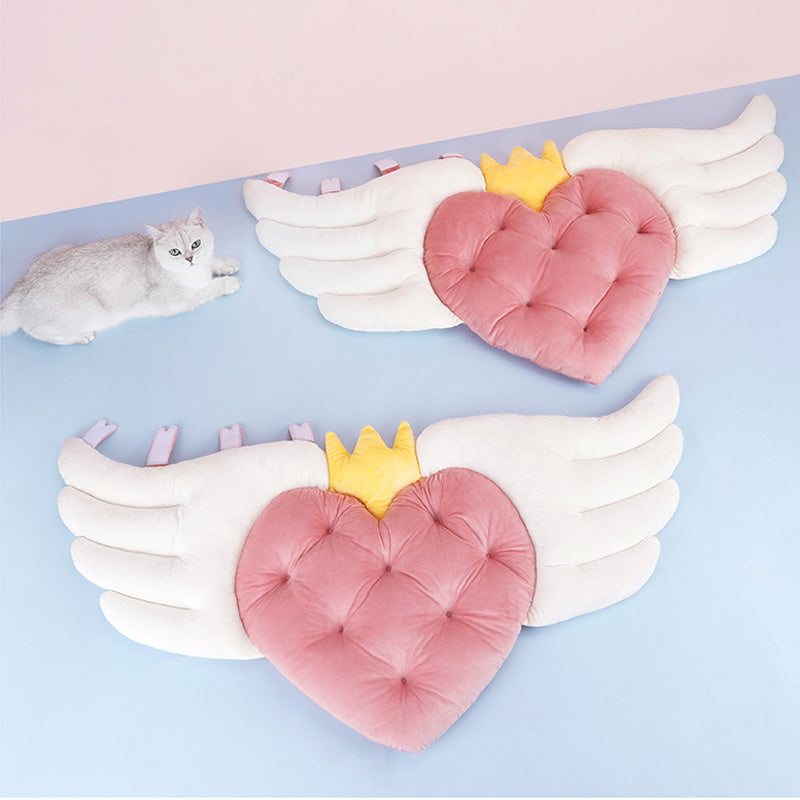أجنحة الملاك القابل للتحويل وسرير القط