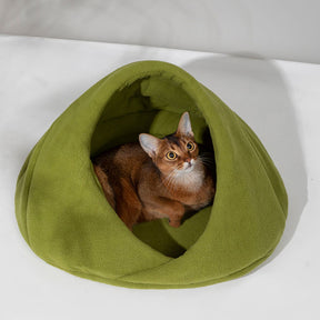 Halbgeschlossenes Katzenhöhlenbett aus Fleece