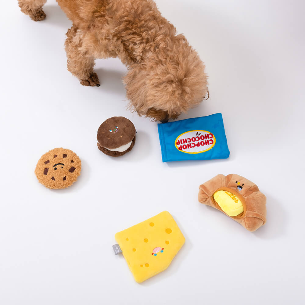 Quietschendes Schnüffel-Hundespielzeug aus Plüsch – Bäckerei
